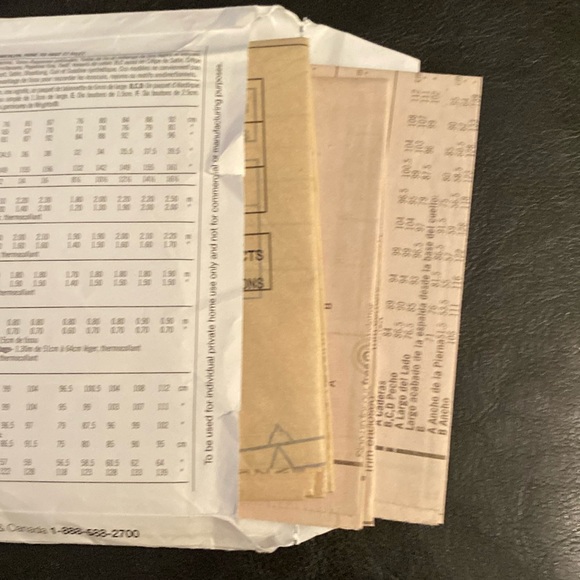 Simplicity 2879 Hannah Montana uncut sewing pattern from 2008 - Picture 3 of 4